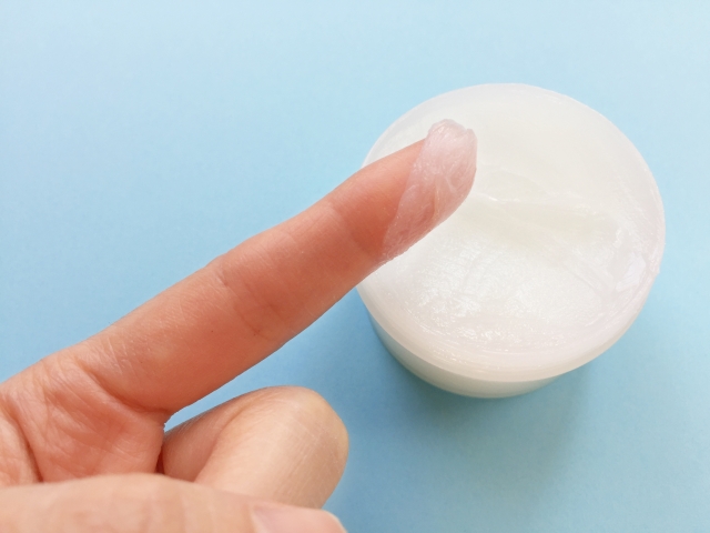 21年 アズノール軟膏に市販薬はある アズノール軟膏の正しい効果 使い方 Eparkくすりの窓口コラム ヘルスケア情報